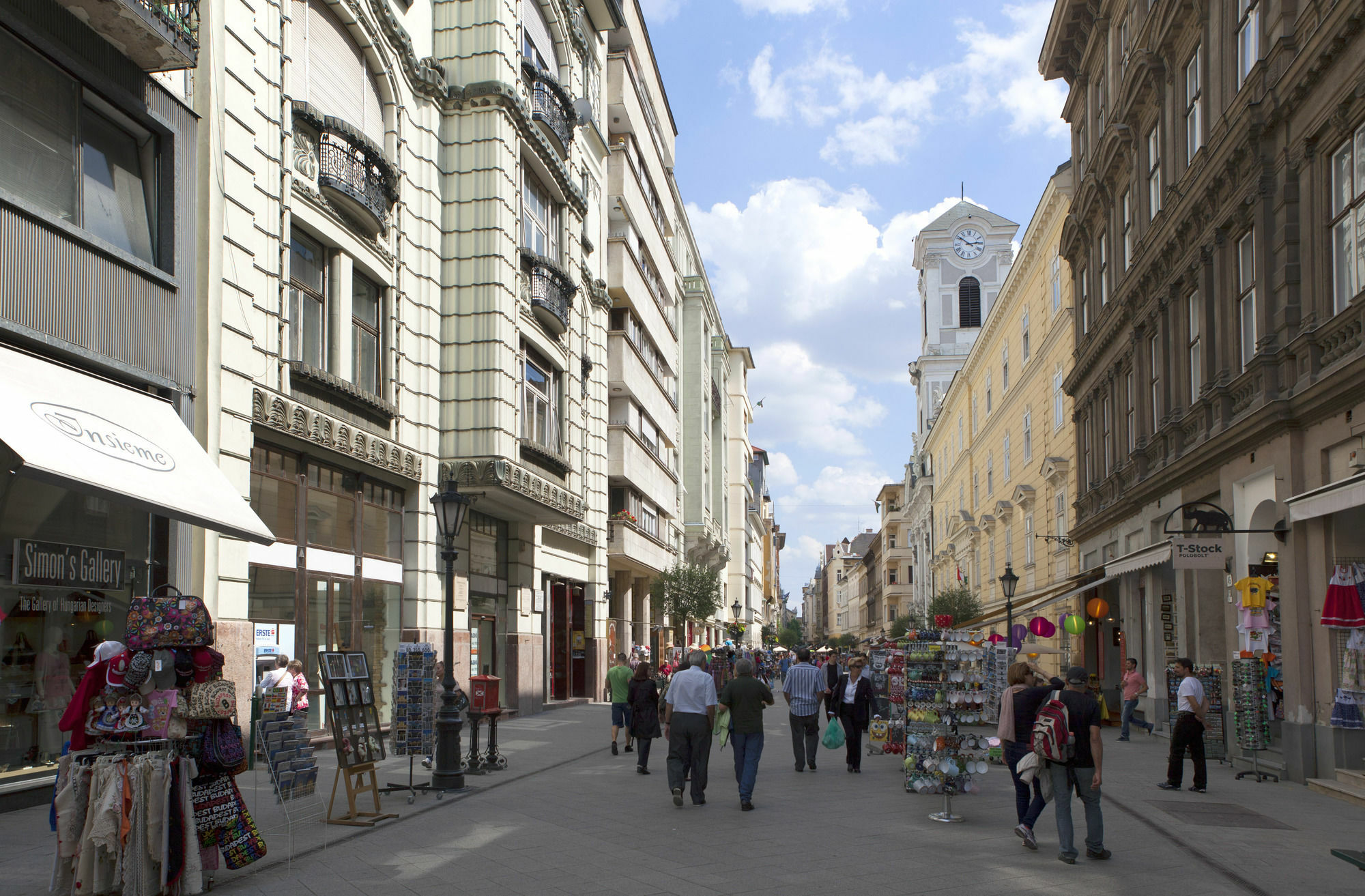 Walk Inn Váci 42 Budapeste Exterior foto